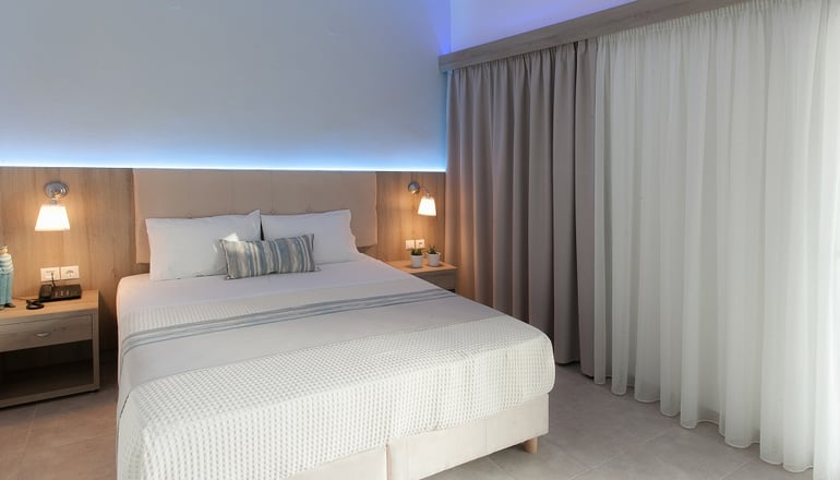 12 Olympian Gods Hotel - Πλαταμώνας Πιερίας